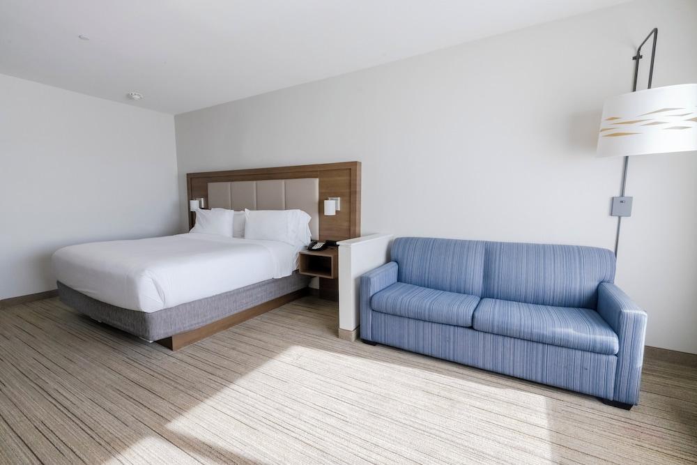 Holiday Inn Express & Suites Dallas Northeast - Arboretum by IHG photo 12