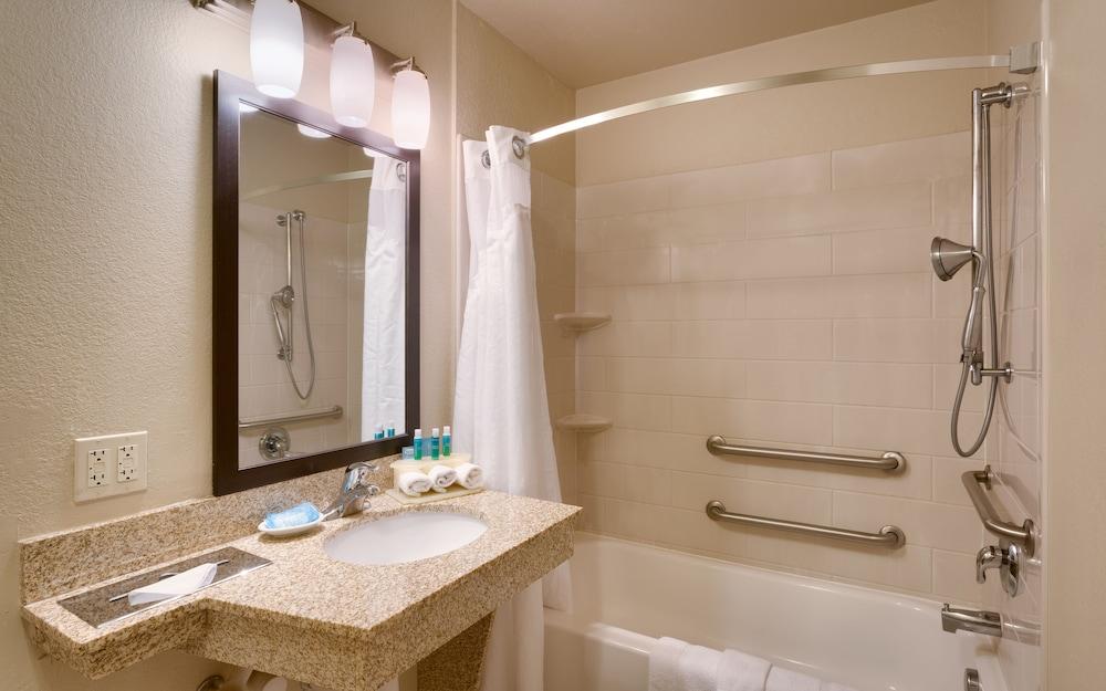Holiday Inn Express & Suites Orem-North Provo by IHG photo 28