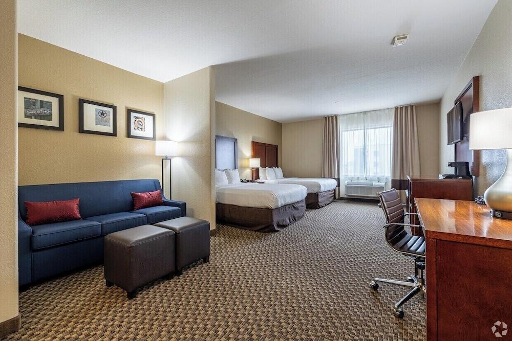 Comfort Inn & Suites Navasota photo 23