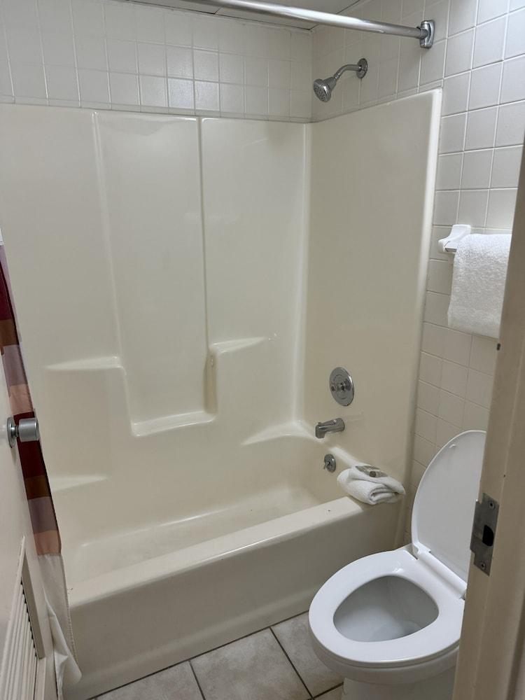 Sycamore Suites photo 54