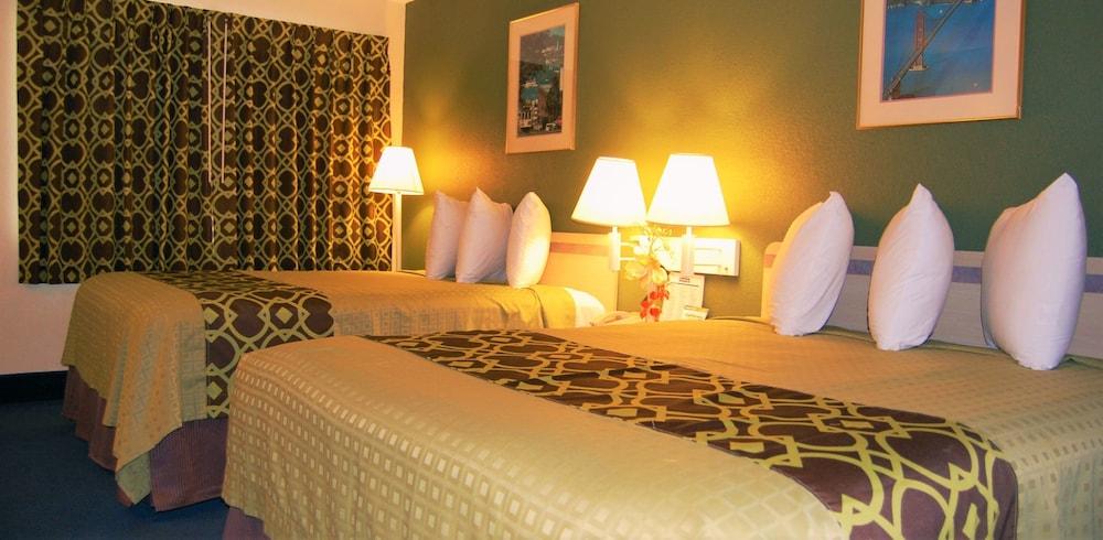 Travelodge by Wyndham Los Banos CA photo 4