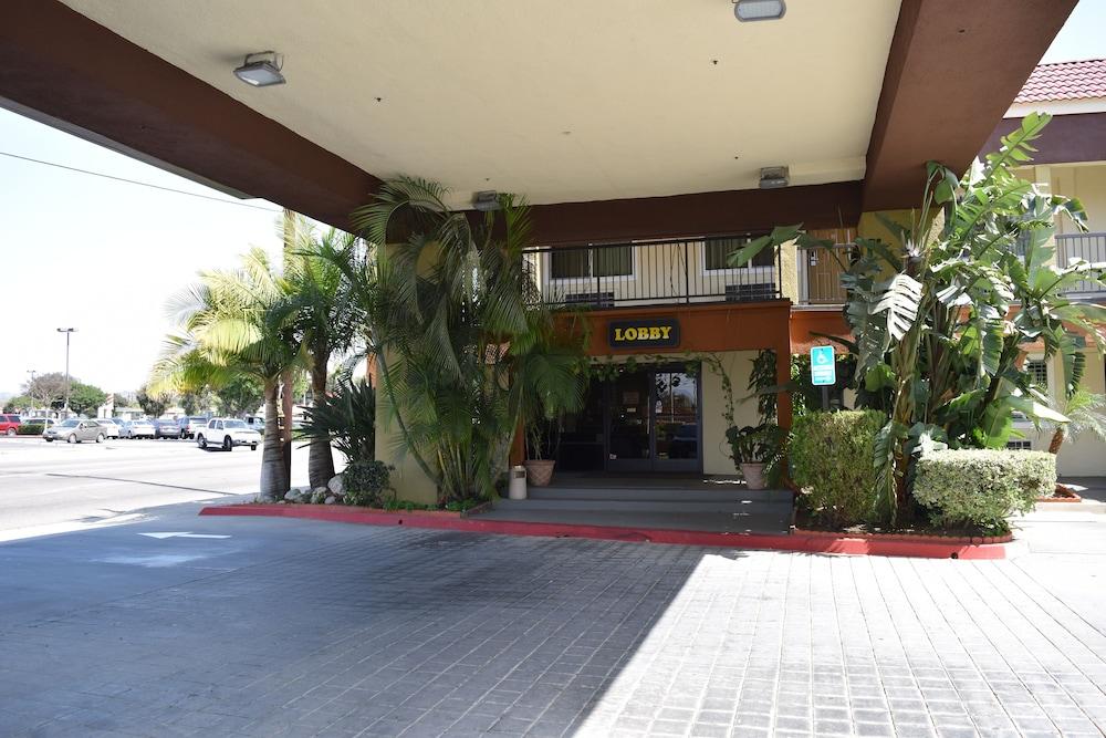 Budget Inn La Puente photo 4