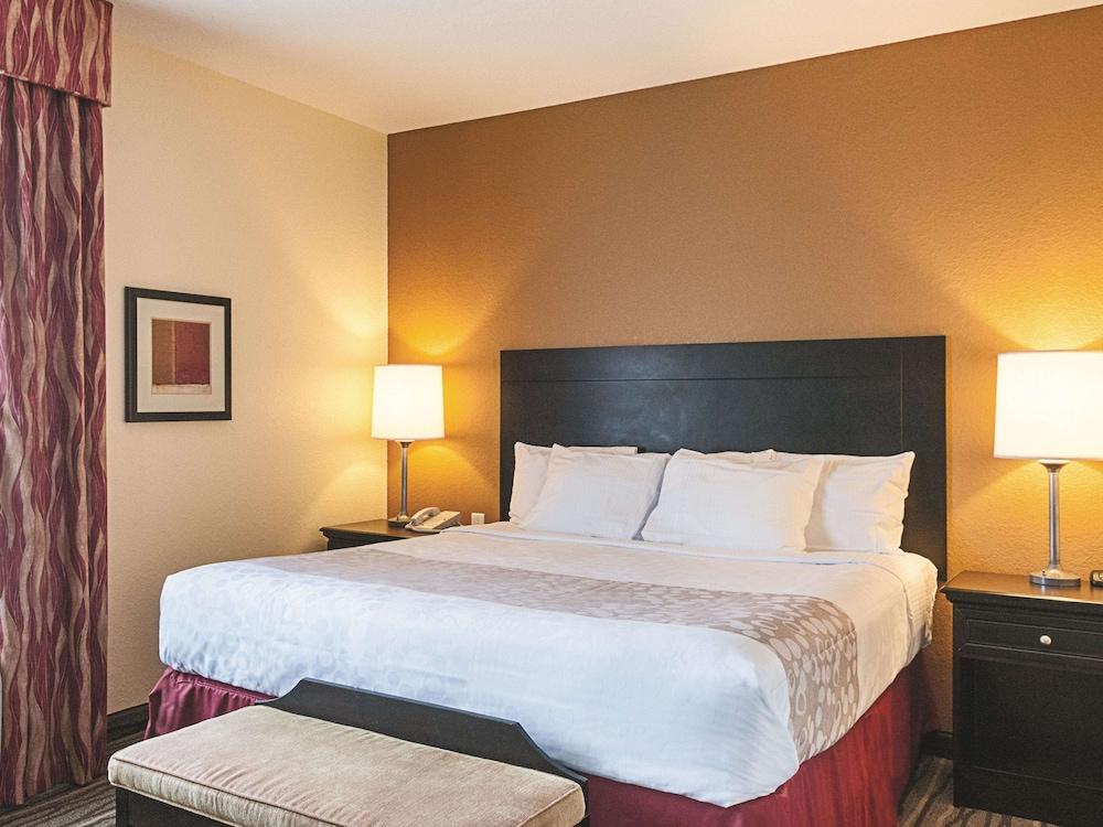 La Quinta Inn & Suites by Wyndham Slidell - North Shore Area photo 10
