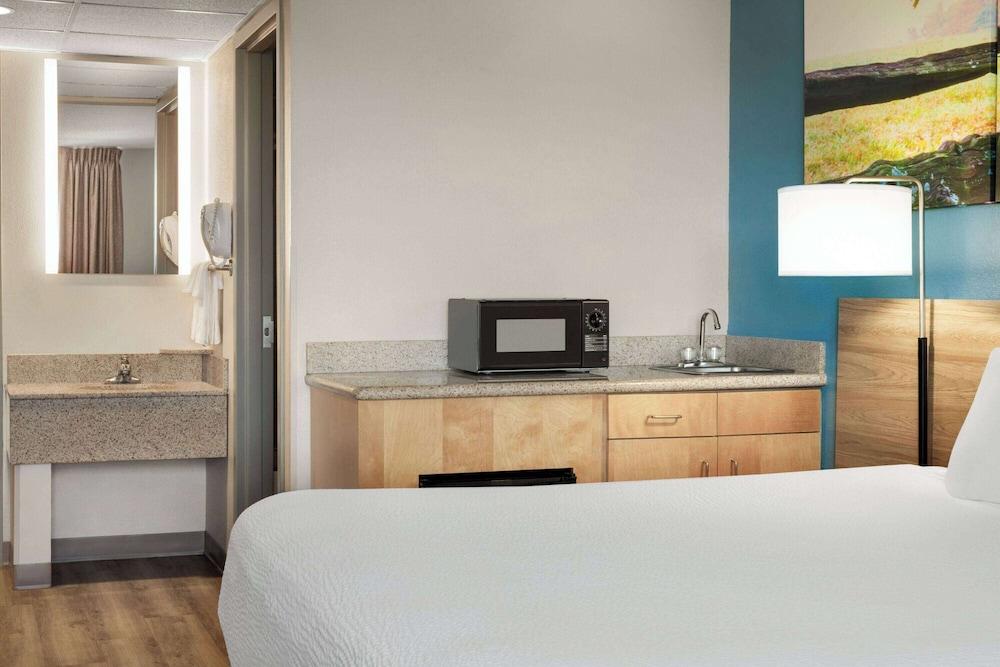 Days Inn by Wyndham Hershey photo 12
