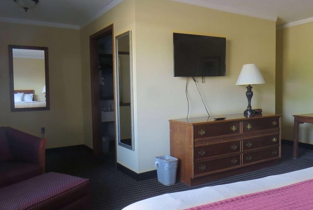 Travelodge by Wyndham Stratton photo 6