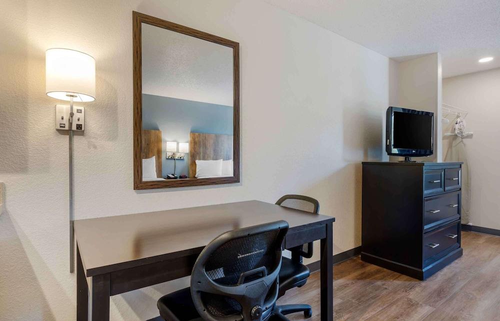 Extended Stay America Select Suites - Charlotte - Tyvola Rd. photo 12