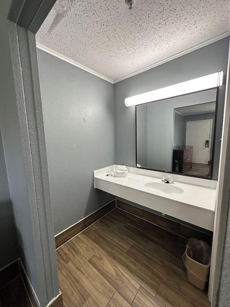 Studio Suites photo 2