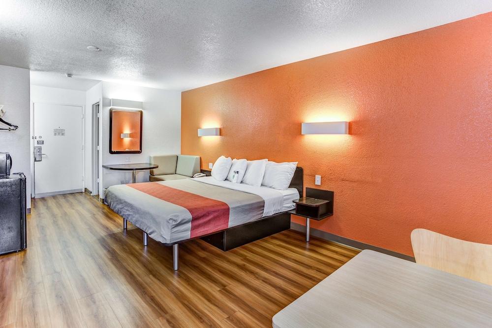 Motel 6 Portland, OR - Tigard West photo 14