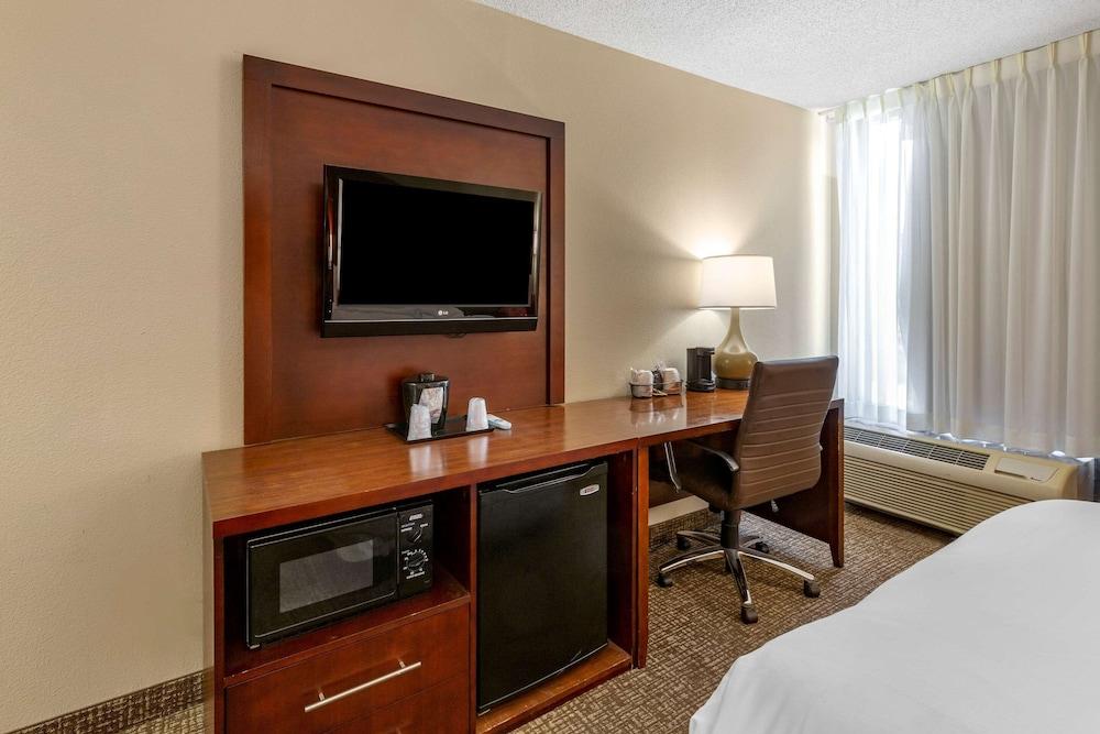 Comfort Inn Laurinburg photo 38