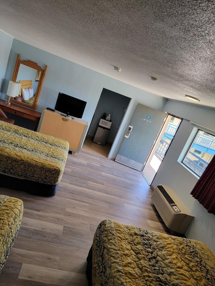 Travelodge by Wyndham Clovis photo 36