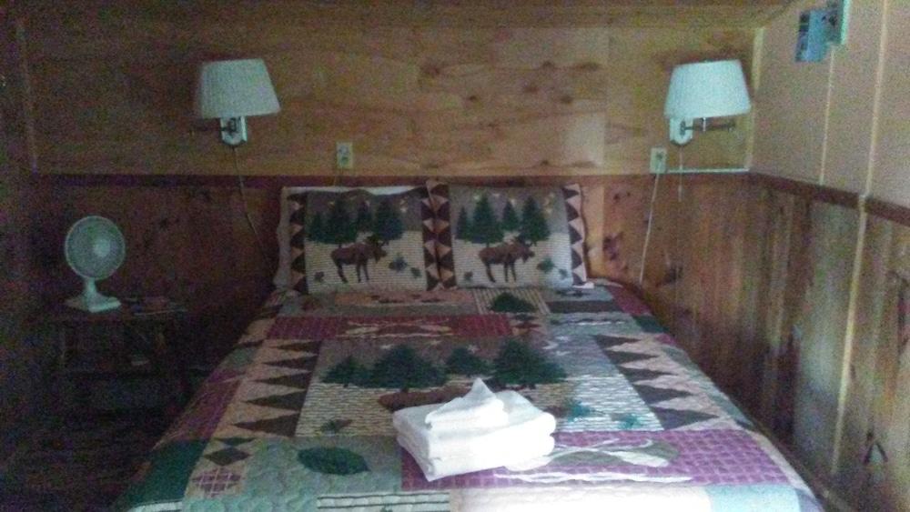 The Cabins at Autumn Mountain Winery photo 5