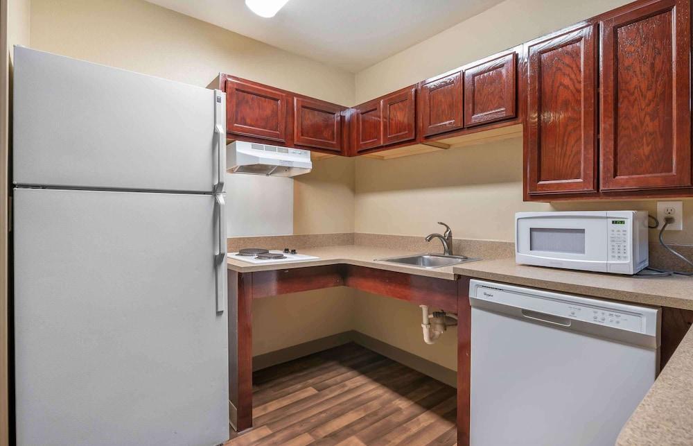 Extended Stay America Suites Indianapolis Northwest I465 photo 23