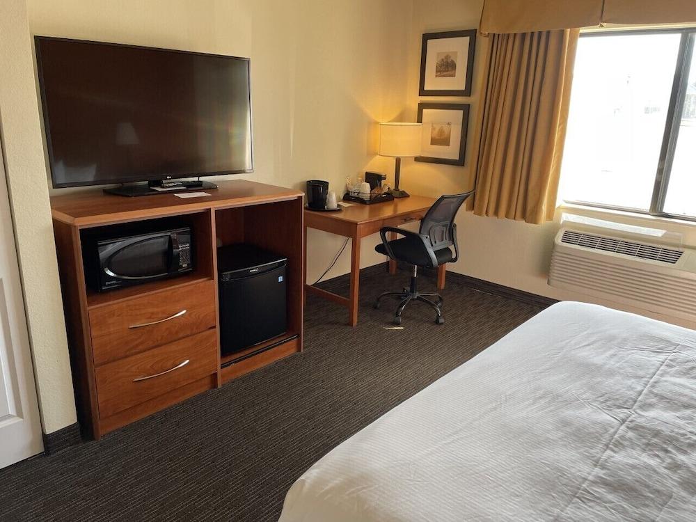 AmericInn by Wyndham Minocqua photo 23