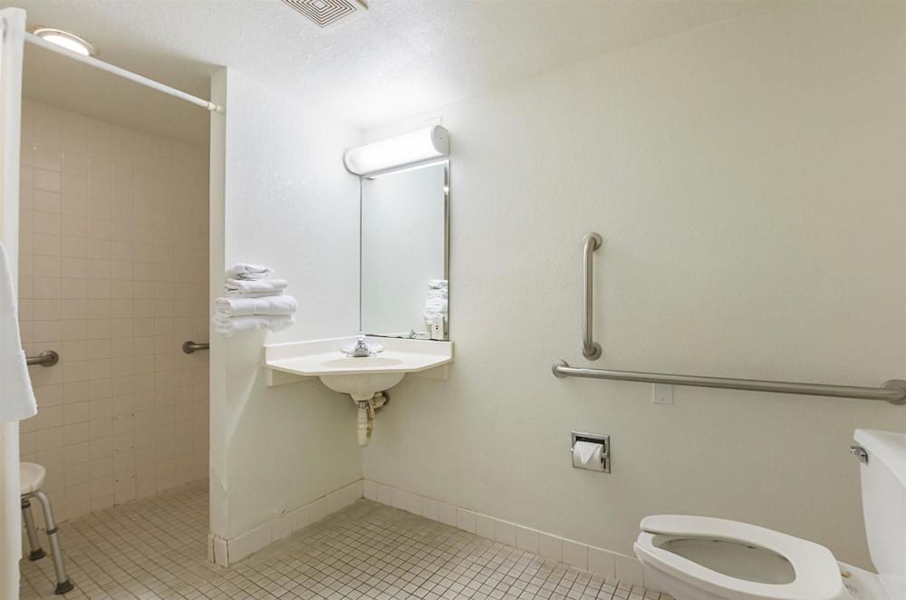 Motel 6 Rochester, MN photo 29