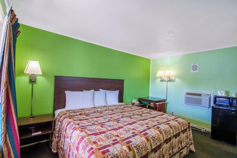 OYO Travelier Motel photo 49