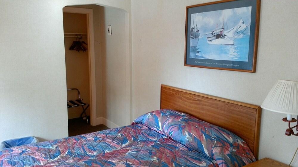 Spruceglen Inn photo 5