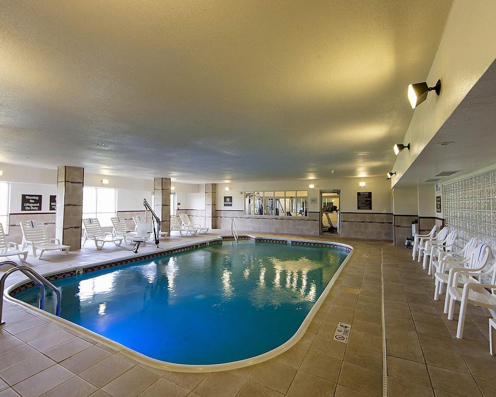 Quality Suites Addison - Dallas photo 9