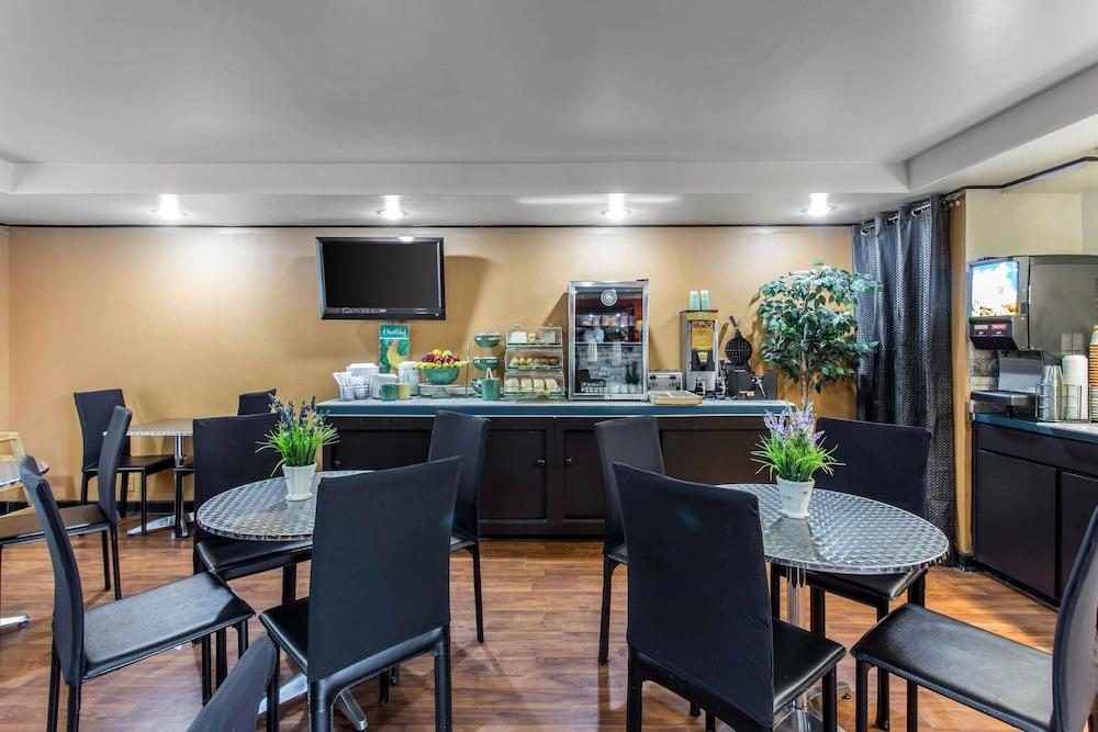 Quality Inn Goose Creek - Charleston photo 8
