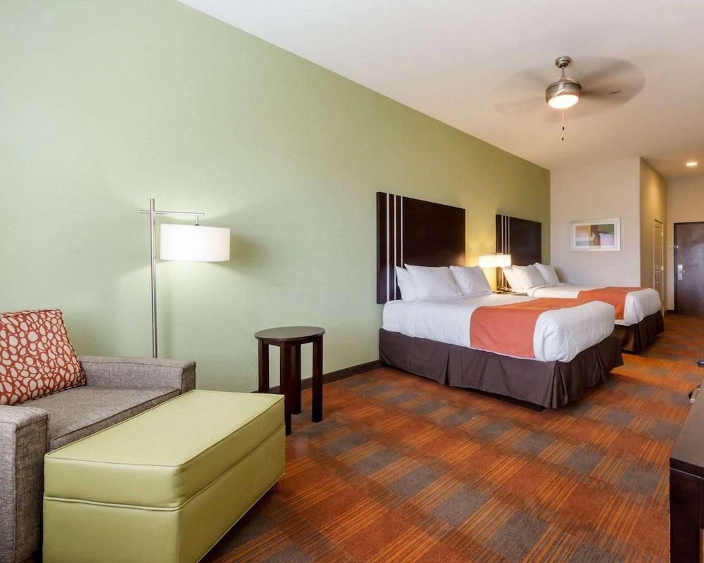 Garner Hotel Victoria - East by IHG photo 3