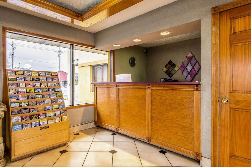 Econo Lodge Seymour photo 7