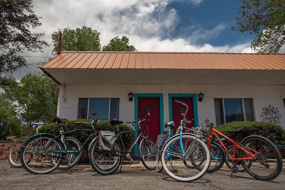 Circle R Motel photo 53