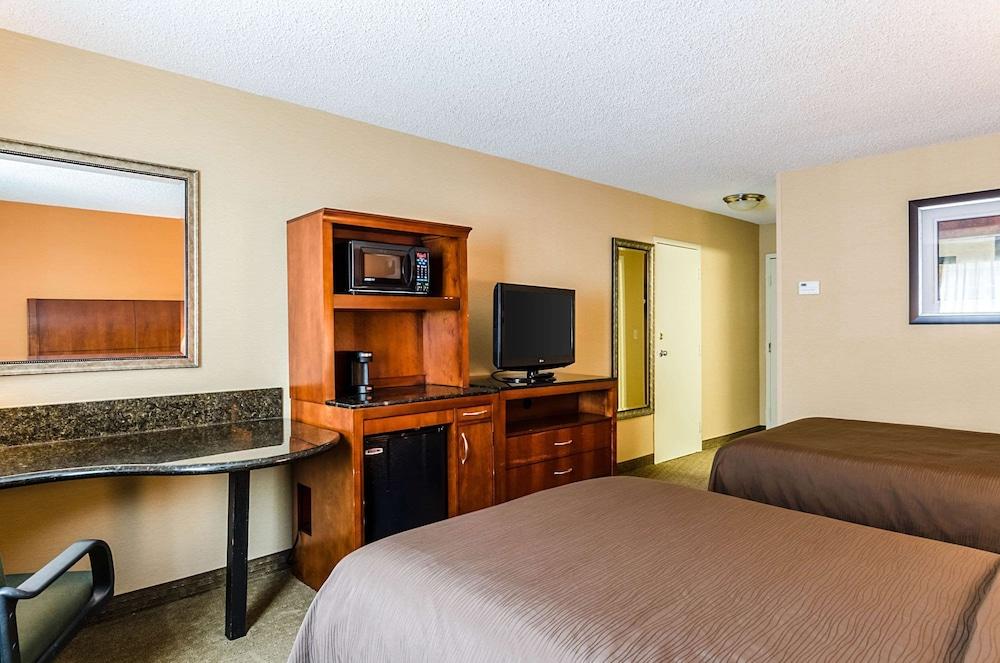 Quality Inn Chicopee - Springfield photo 9