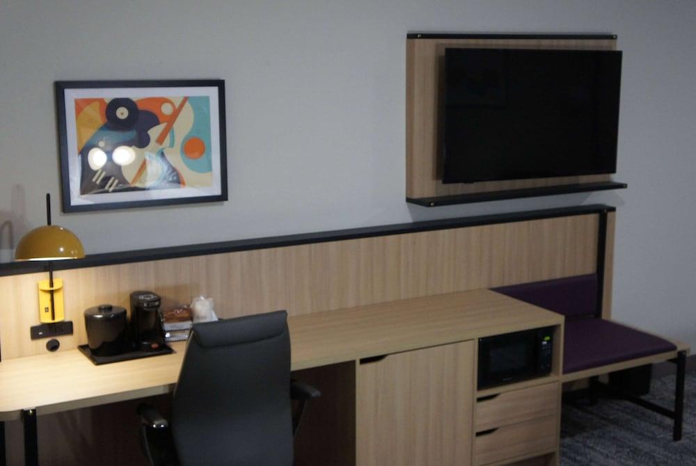 La Quinta Inn & Suites by Wyndham Memphis East photo 7