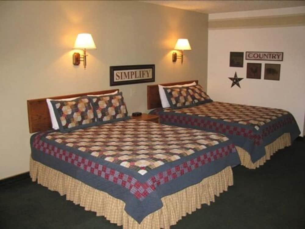 Covered Wagon Motel photo 49