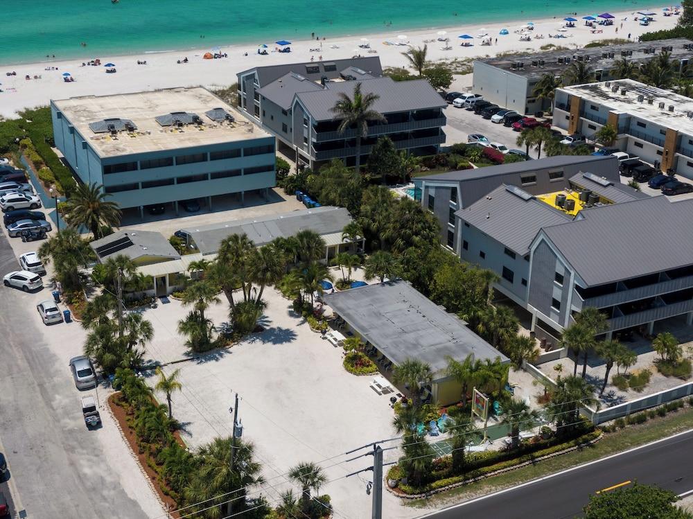 Tropical Breeze Beach Club photo 88