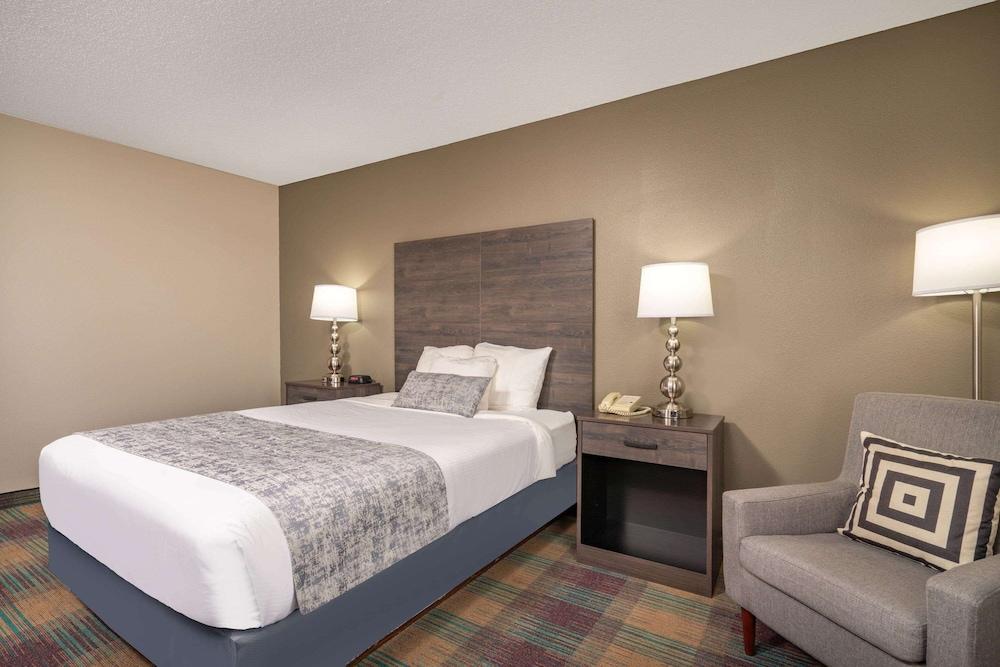 Baymont by Wyndham Baldwin photo 15