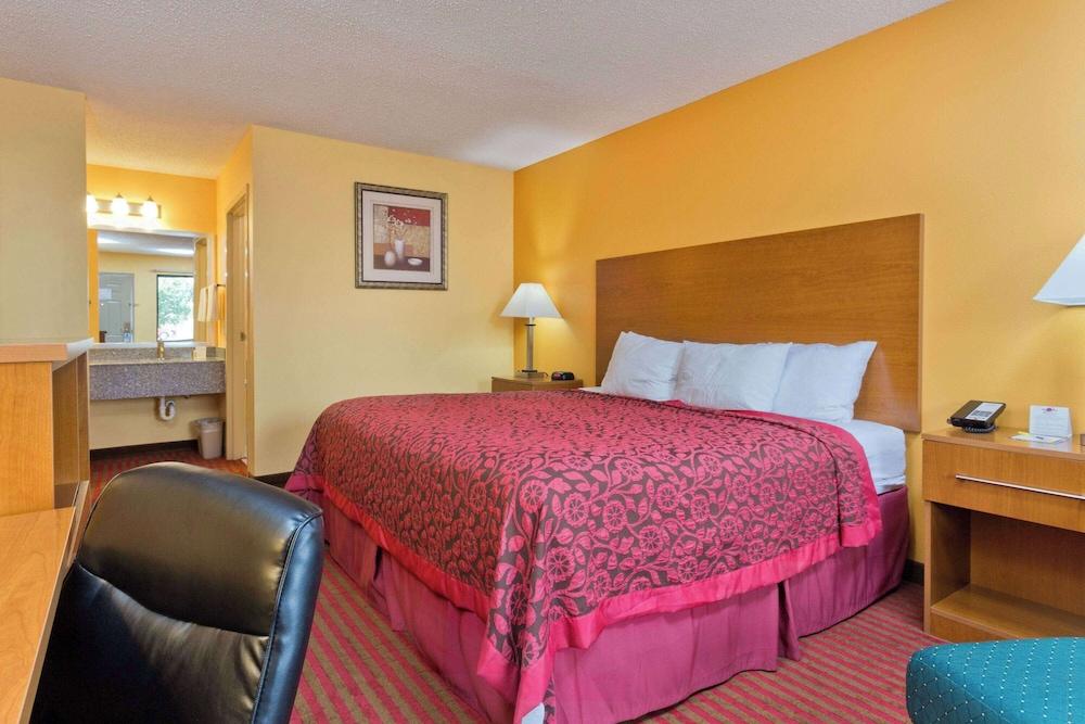 Days Inn by Wyndham Franklin photo 22
