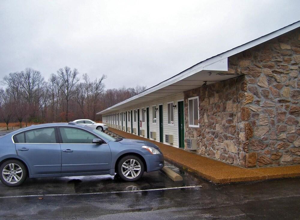 Colonial Inn photo 6
