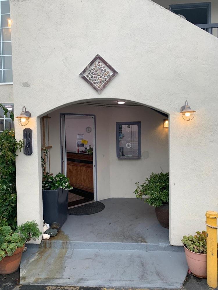 Economy Inn Monterey photo 31