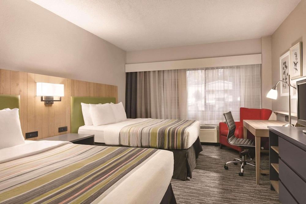 Country Inn & Suites by Radisson, Williamsburg East (Busch Gardens), VA photo 4