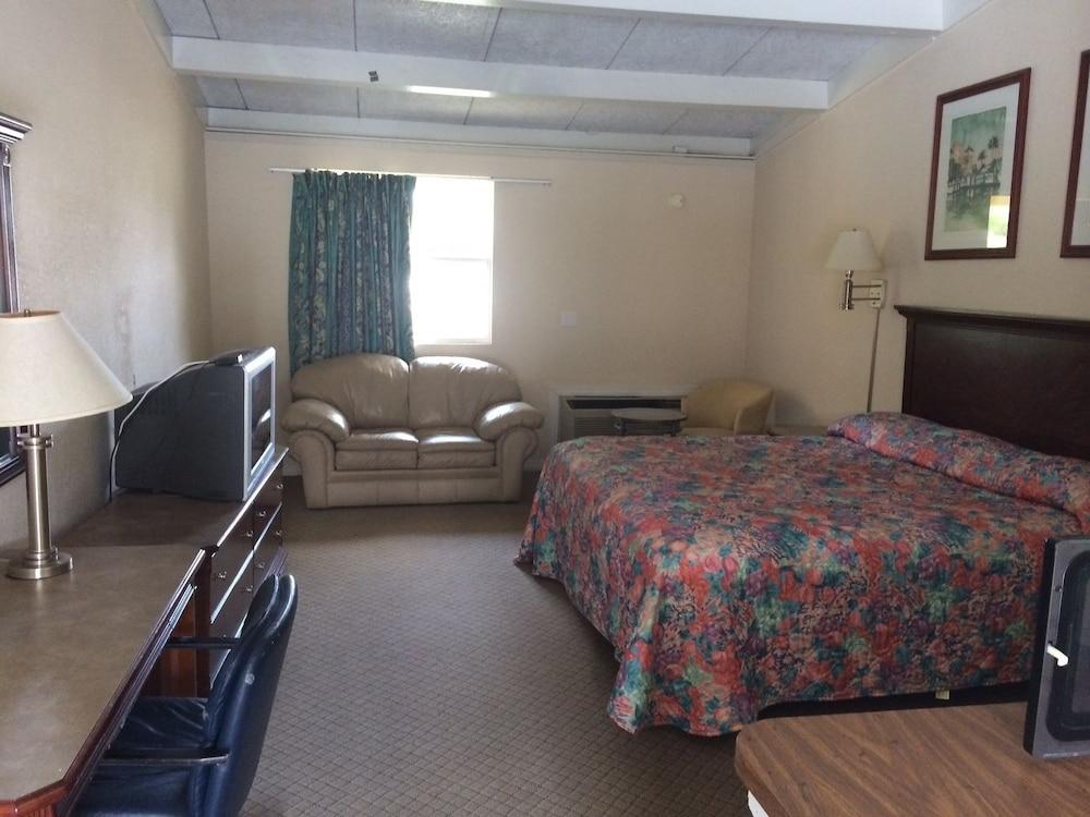 Royal Inn photo 6