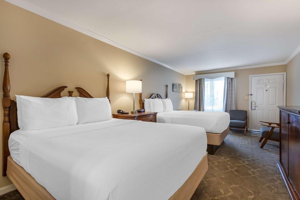 Best Western Plus Santee Inn photo 5