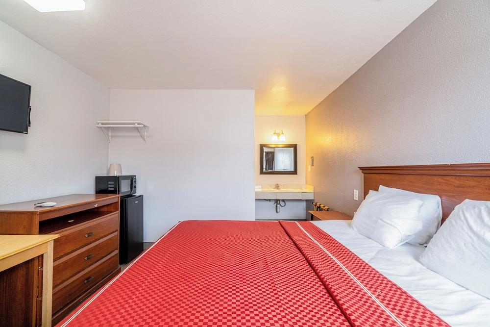 OYO Budget Inn Falfurrias Hwy 281 photo 52