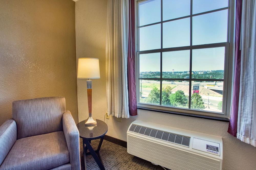 Drury Inn & Suites Near La Cantera Parkway photo 29