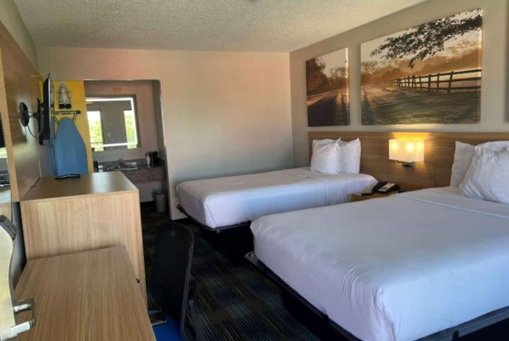 Days Inn & Suites by Wyndham Mobile photo 5