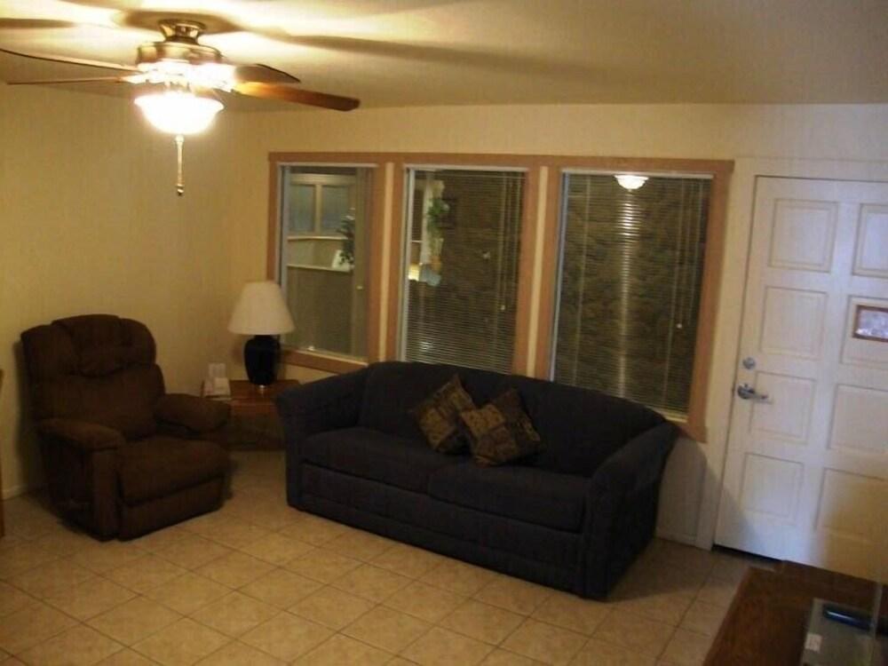 Roundhouse Resort photo 15