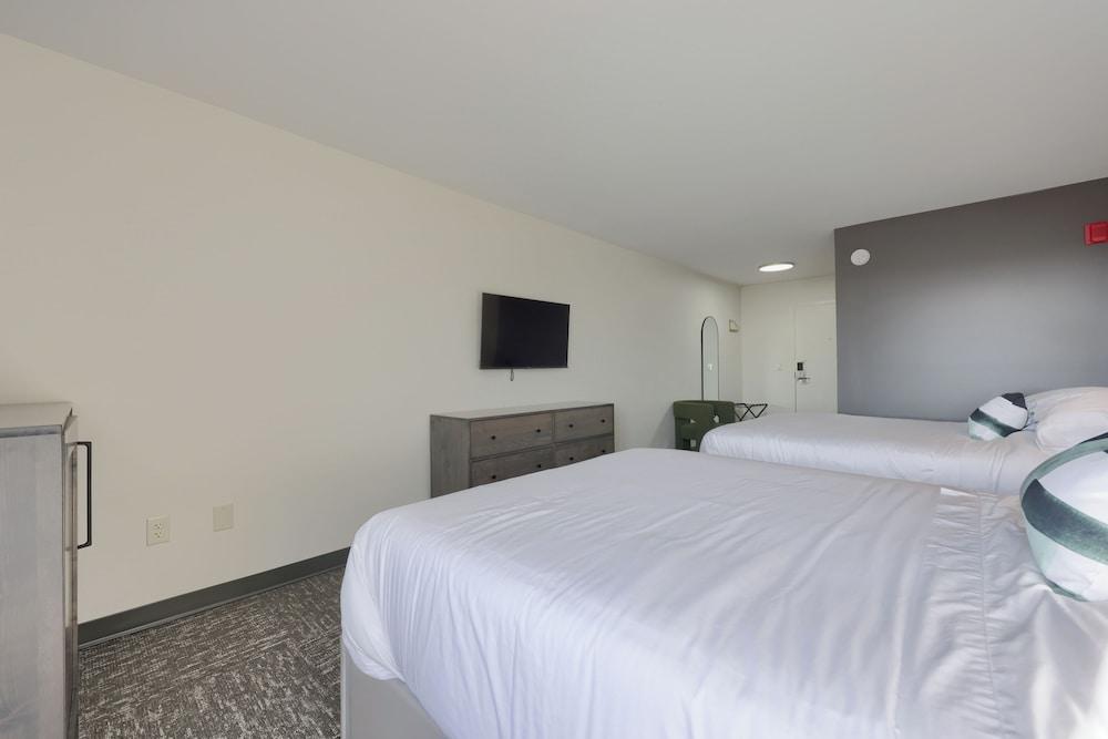 Lititz Pointe Inn and Suites photo 10