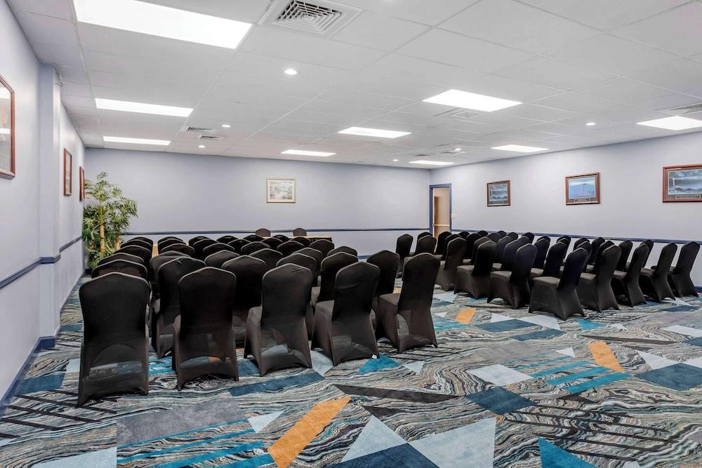 Best Western Rutgers University Hotel photo 47