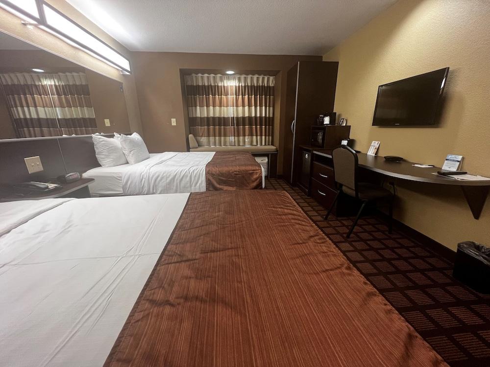 Microtel Inn & Suites by Wyndham Kenedy/Karnes City photo 36