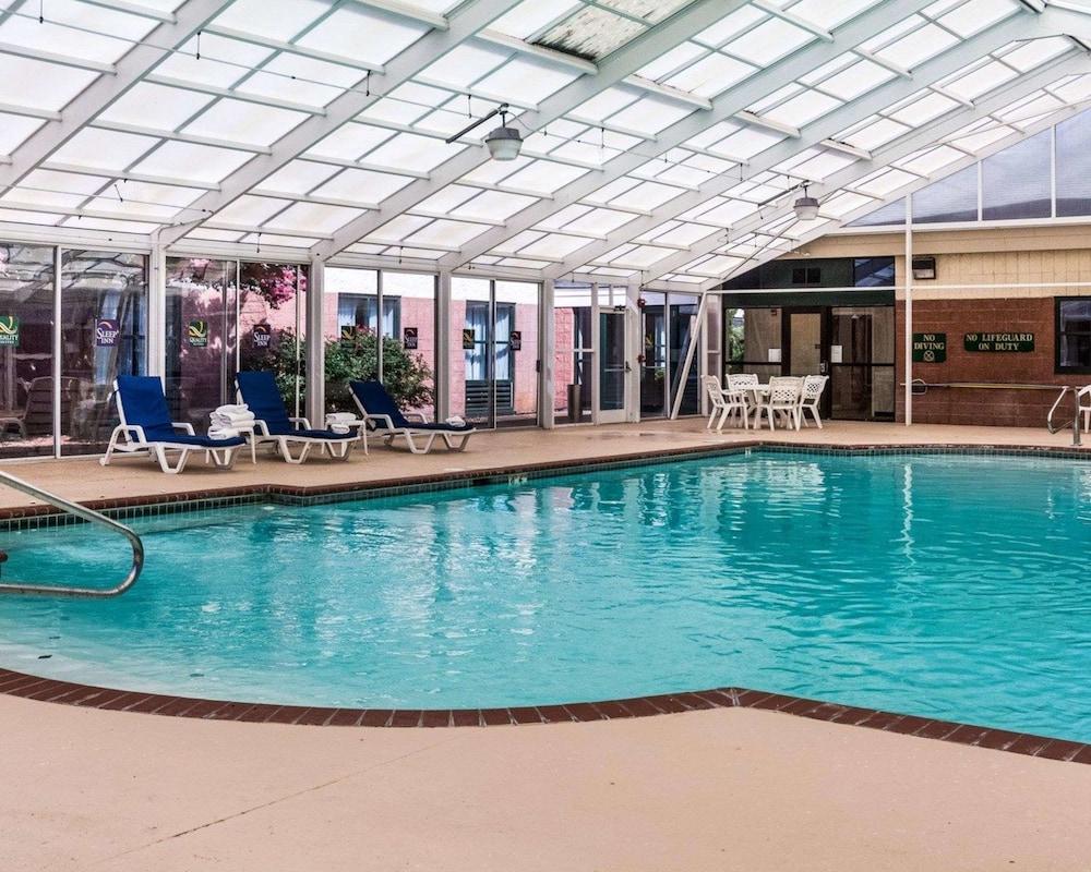 Quality Suites Lake Wright - Norfolk Airport photo 1