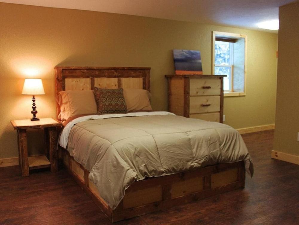 Tahquamenon Suites Lodging photo 7