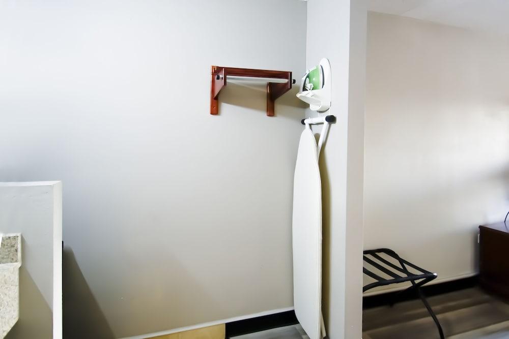 Cypress Inn & Suites Washington by OYO photo 27