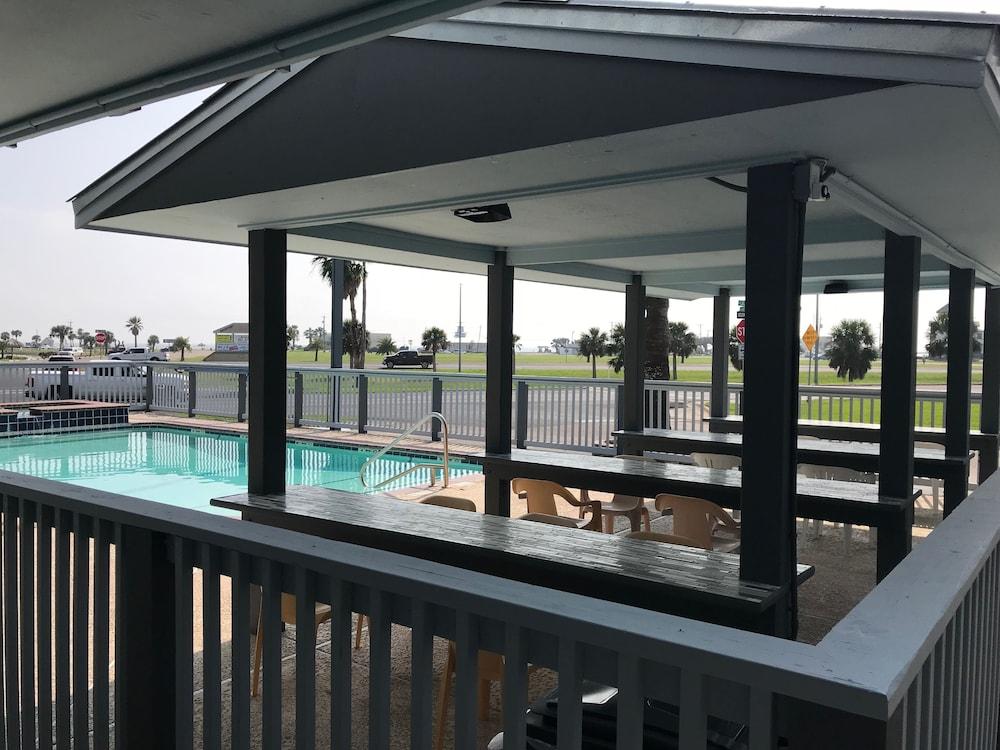 Blue Wave Inn photo 23