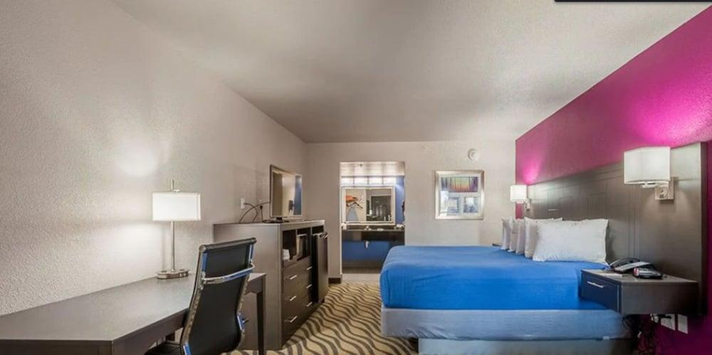 Stratford House Inns - Edmond photo 12