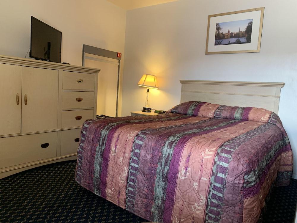 Surrey Motel photo 6