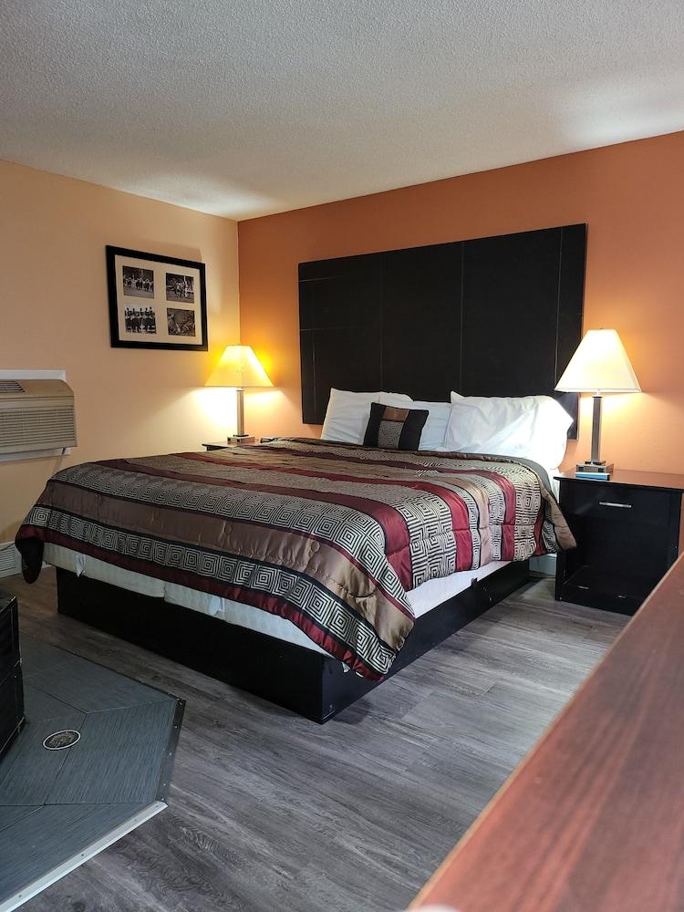 Four Season Motel photo 5
